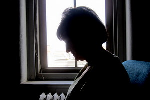 Praying woman silhouett